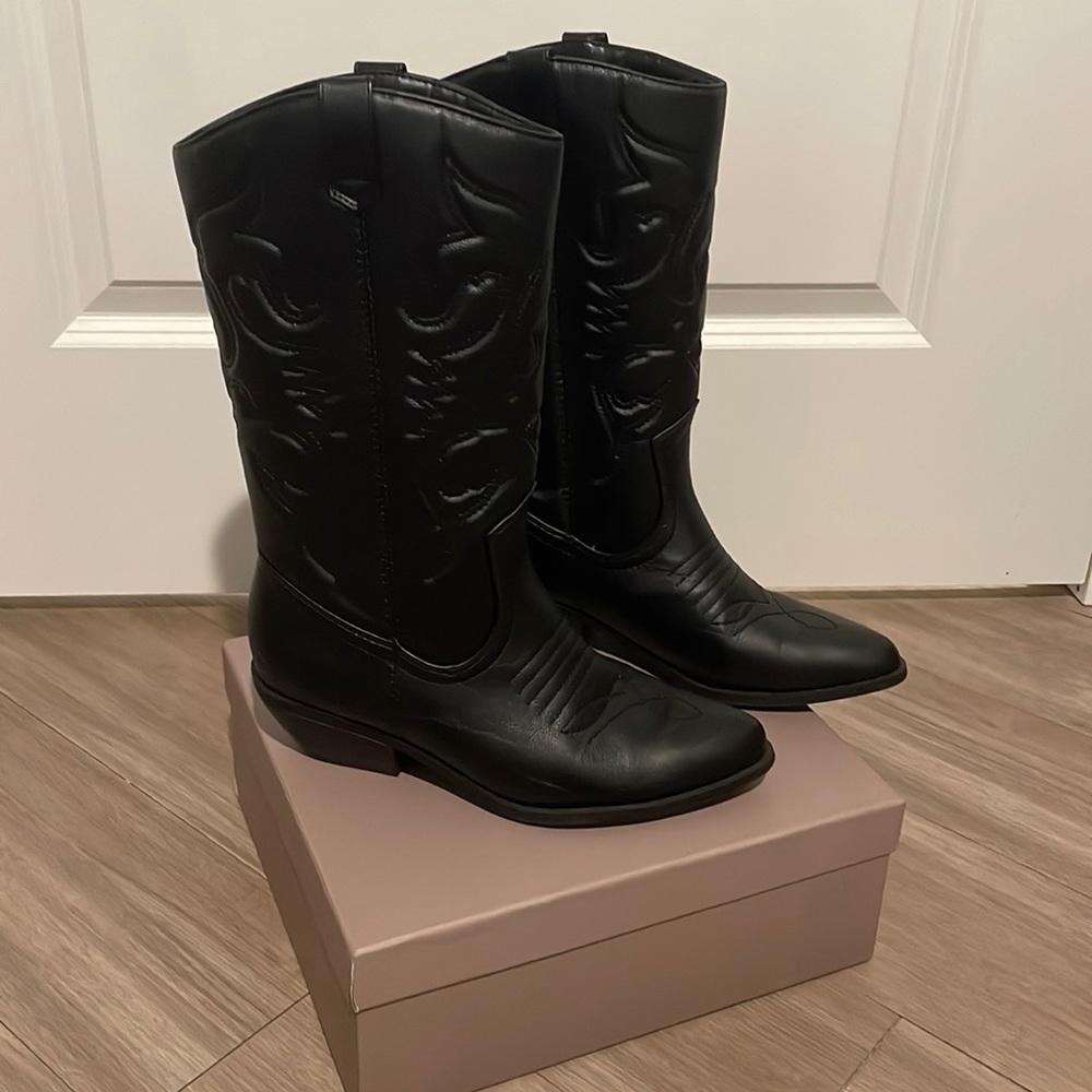 Black Cowgirl Boots size 8